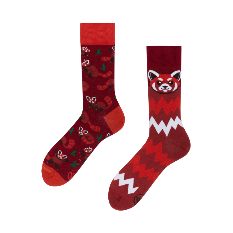 Red Panda Socken by Many Mornings