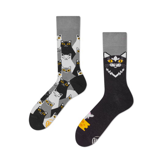 Black Cat Socken by Many Mornings
