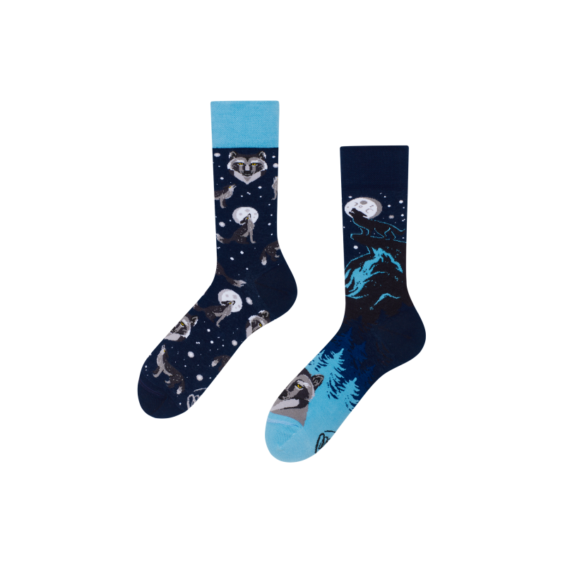 Winter Wolf Socken by Many Mornings