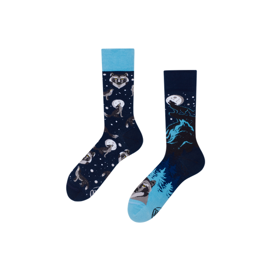 Winter Wolf Socken by Many Mornings