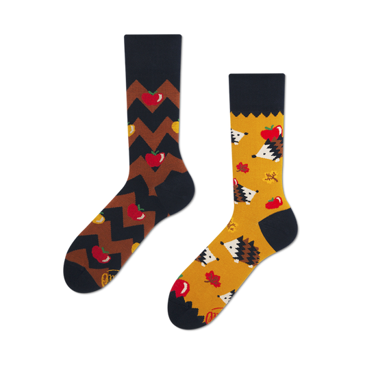 Apple Hedgehog Socken by Many Mornings